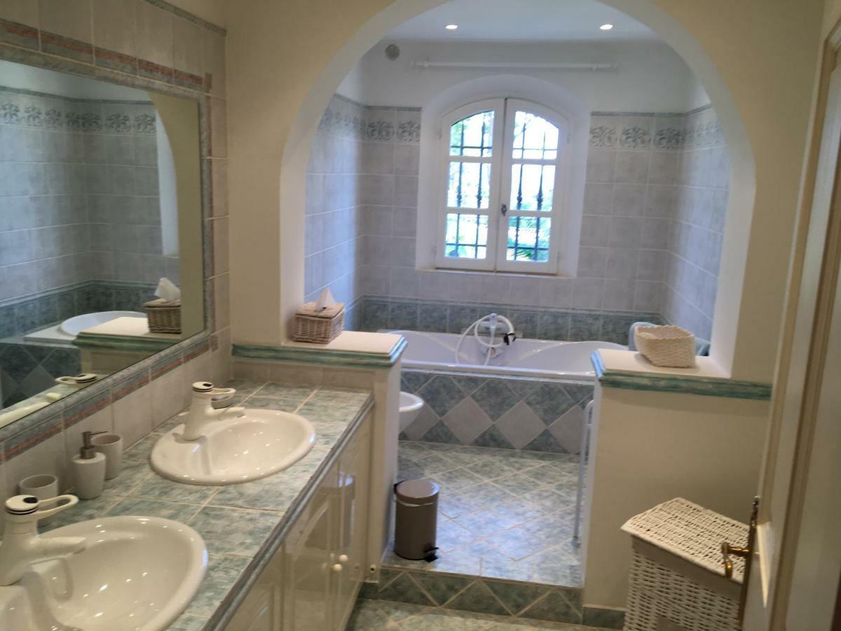 Le Champmazet Bed and Breakfast La Roquette-sur-Siagne Buitenkant foto